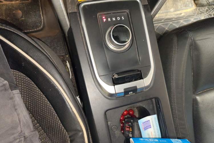 Used Land Rover Discovery Sport 2016 2.0T SE Gear Lever