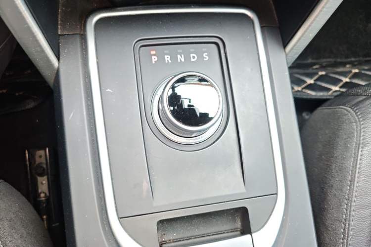Used Land Rover Discovery Sport 2016 2.0T HSE Gear Lever