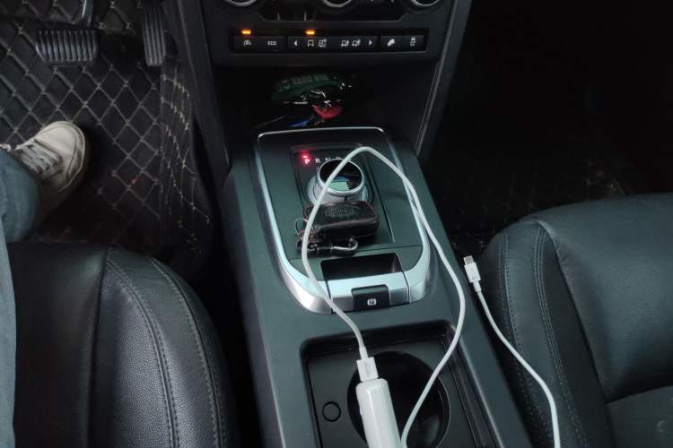 Used Land Rover Discovery Sport 2016 2.0T S Gear Lever