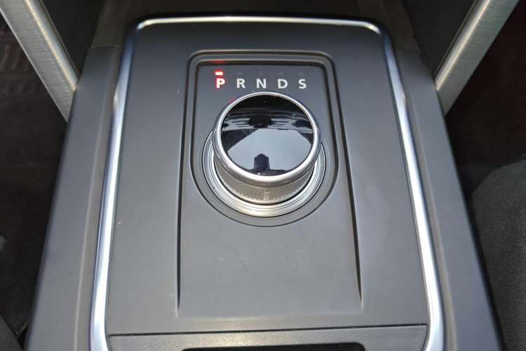 Used Land Rover Discovery Sport 2016 2.0T Limited-Edition Launch Gear Lever
