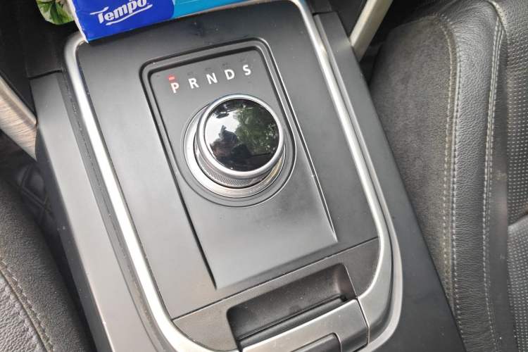Used Land Rover Discovery Sport 2016 2.0T HSE Gear Lever