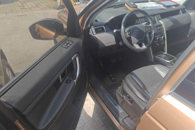 Used Land Rover Discovery Sport 2016 2.0T Limited-Edition Launch Interior 3