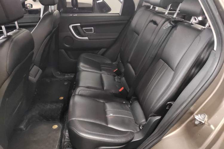 Used Land Rover Discovery Sport 2016 2.0T HSE Interior 4