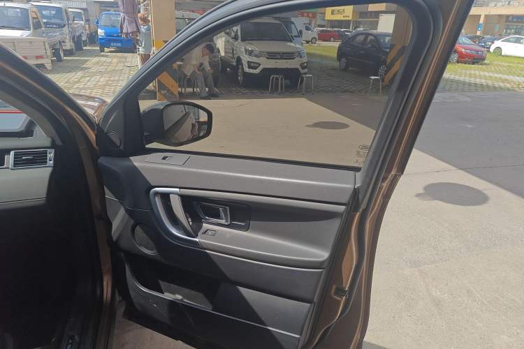 Used Land Rover Discovery Sport 2016 2.0T Limited-Edition Launch Interior 5