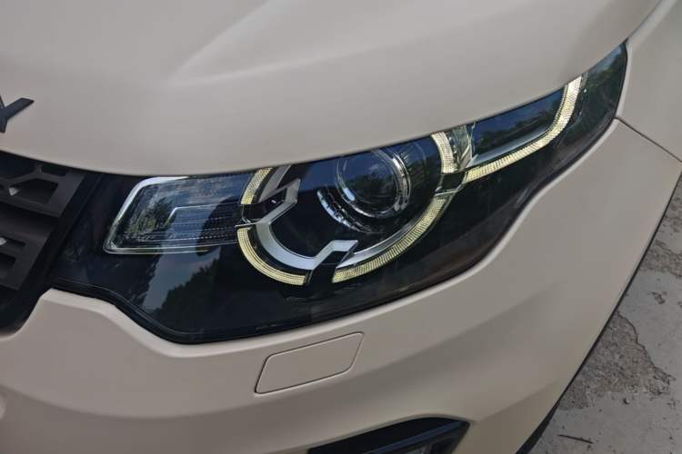Used Land Rover Discovery Sport 2016 2.0T SE Left Front Headlight