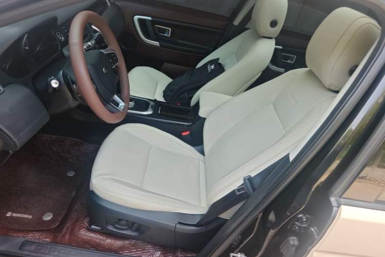 Used Land Rover Discovery Sport 2016 2.0T SE Left Front Seat