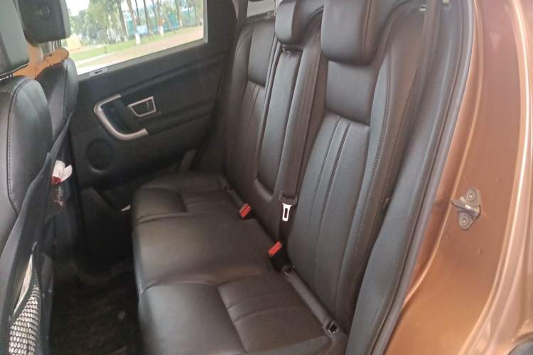 Used Land Rover Discovery Sport 2016 2.0T SE Left Rear Seat