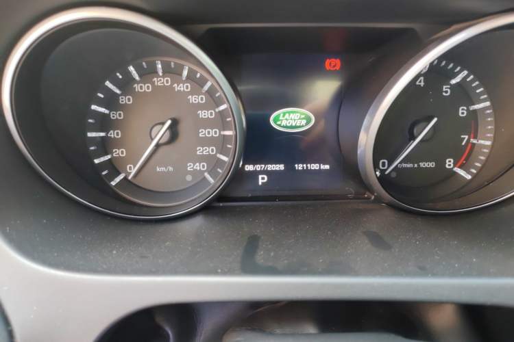 Used Land Rover Discovery Sport 2016 2.0T Limited-Edition Launch Odometer Close Up