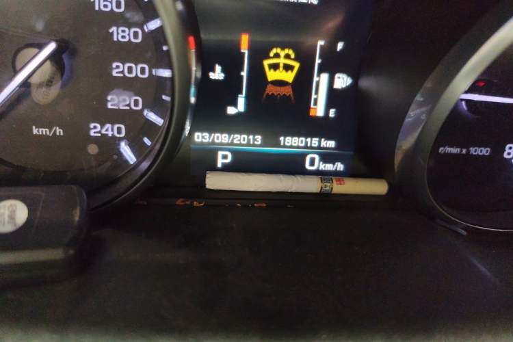 Used Land Rover Discovery Sport 2016 2.0T SE Odometer Close Up