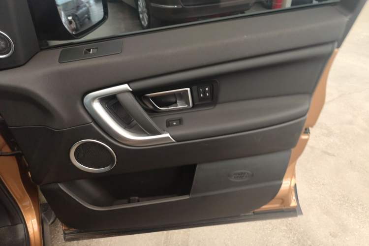Used Land Rover Discovery Sport 2016 2.0T HSE Right Front Door Interior