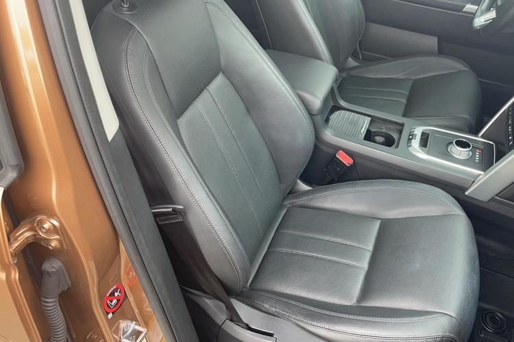 Used Land Rover Discovery Sport 2016 2.0T SE Right Front Seat