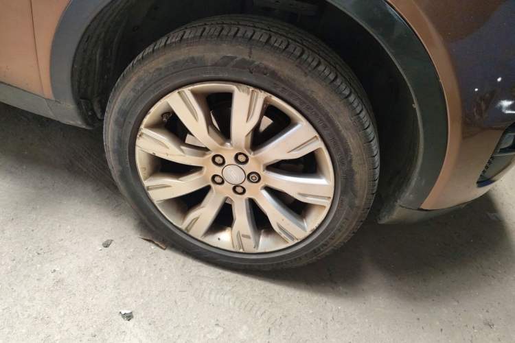 Used Land Rover Discovery Sport 2016 2.0T SE Right Front Wheel Hub