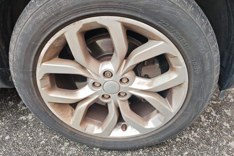 Used Land Rover Discovery Sport 2016 2.0T HSE Right Front Wheel Hub