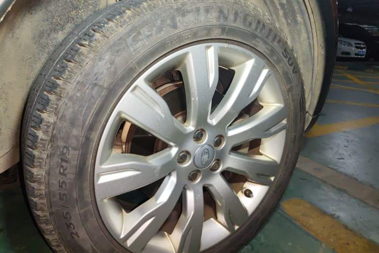 Used Land Rover Discovery Sport 2016 2.0T Limited-Edition Launch Right Front Wheel Hub