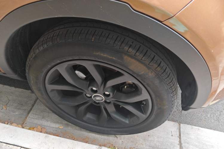 Used Land Rover Discovery Sport 2016 2.0T HSE Right Front Wheel Hub