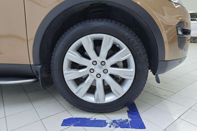 Used Land Rover Discovery Sport 2016 2.0T Limited-Edition Launch Right Front Wheel Hub