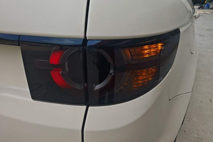 Used Land Rover Discovery Sport 2016 2.0T SE Right Rear Taillight