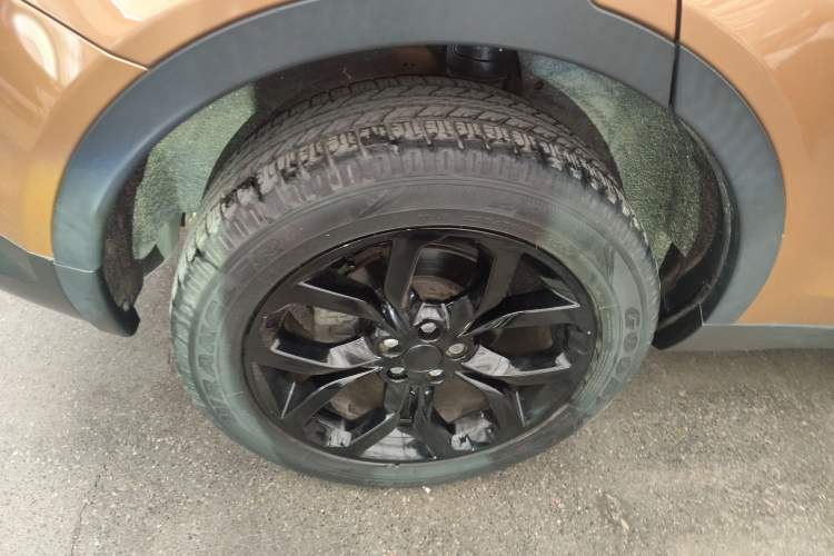 Used Land Rover Discovery Sport 2016 2.0T HSE Right Rear Wheel Hub