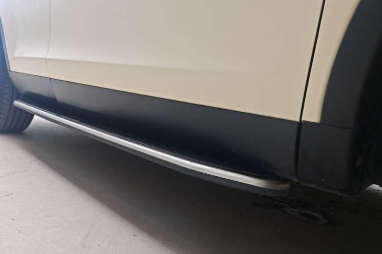 Used Land Rover Discovery Sport 2016 2.0T SE Right Side Sill