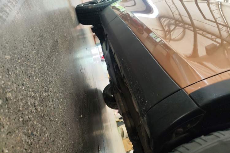 Used Land Rover Discovery Sport 2016 2.0T HSE Right Side Sill