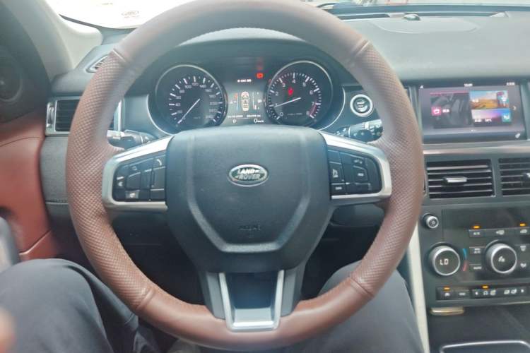 Used Land Rover Discovery Sport 2016 2.0T SE Steering Wheel