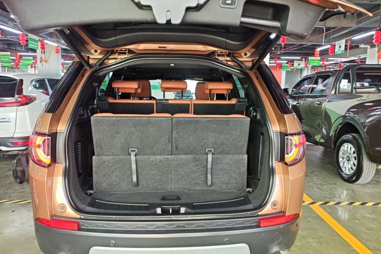 Used Land Rover Discovery Sport 2016 2.0T HSE Trunk