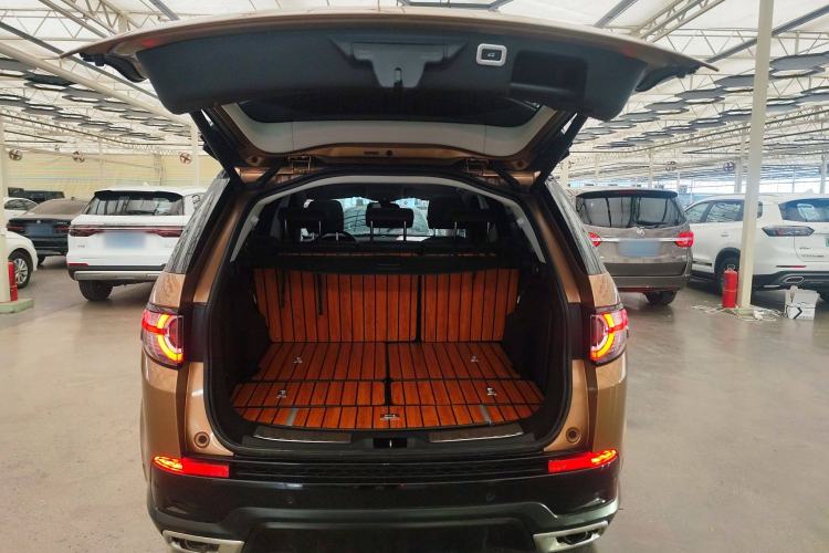 Used Land Rover Discovery Sport 2016 2.0T HSE Trunk
