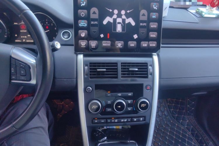 Used Land Rover Discovery Sport 2017 2.0T SE Audio And AC Panel