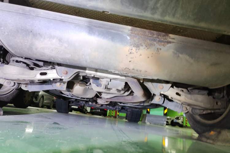 Used Land Rover Discovery Sport 2017 2.0T SE Chassis Rear