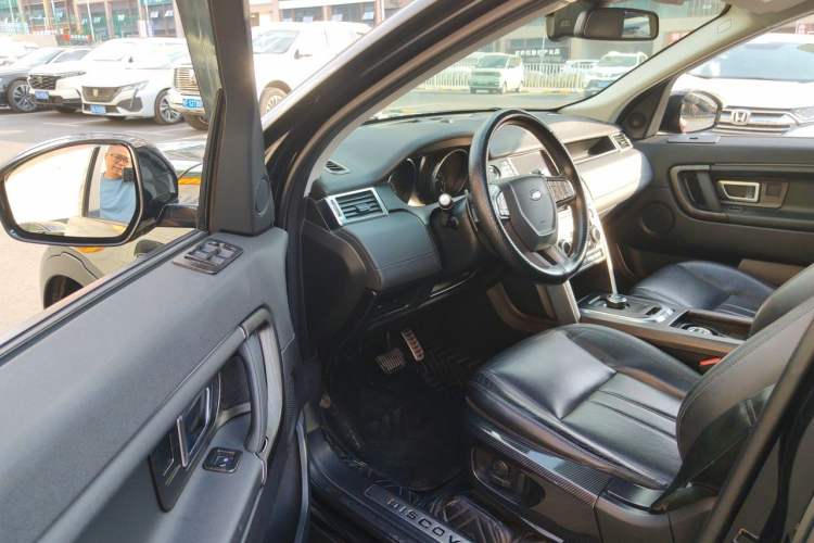 Used Land Rover Discovery Sport 2017 2.0T SE Driver Seat