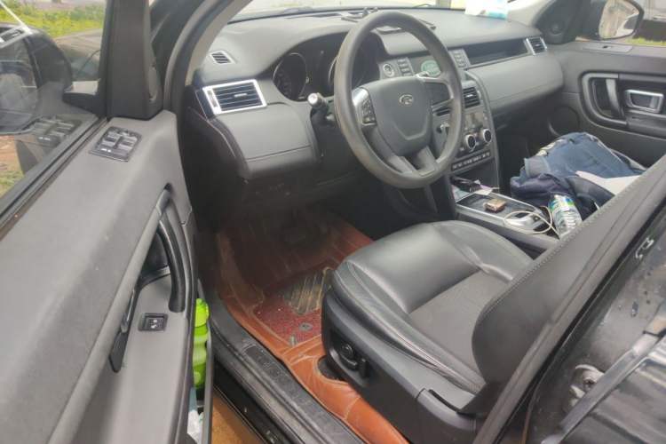 Used Land Rover Discovery Sport 2017 2.0T PURE Driver Seat