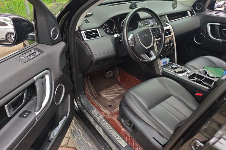 Used Land Rover Discovery Sport 2017 2.0T SE Driver Seat