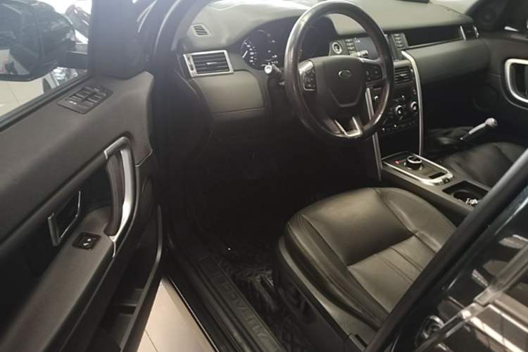 Used Land Rover Discovery Sport 2017 2.0T SE Driver Seat