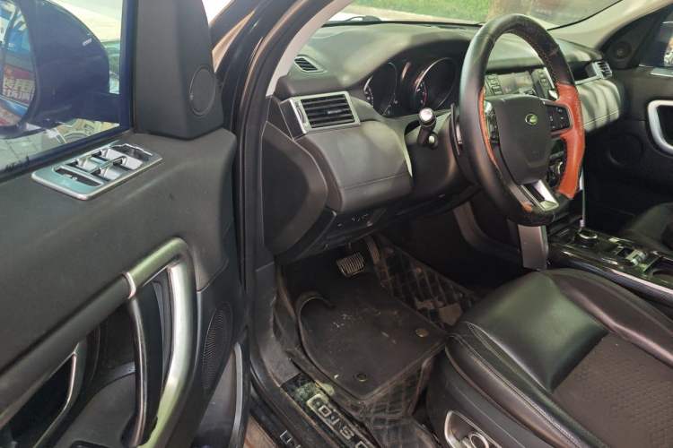 Used Land Rover Discovery Sport 2017 2.0T SE Driver Seat