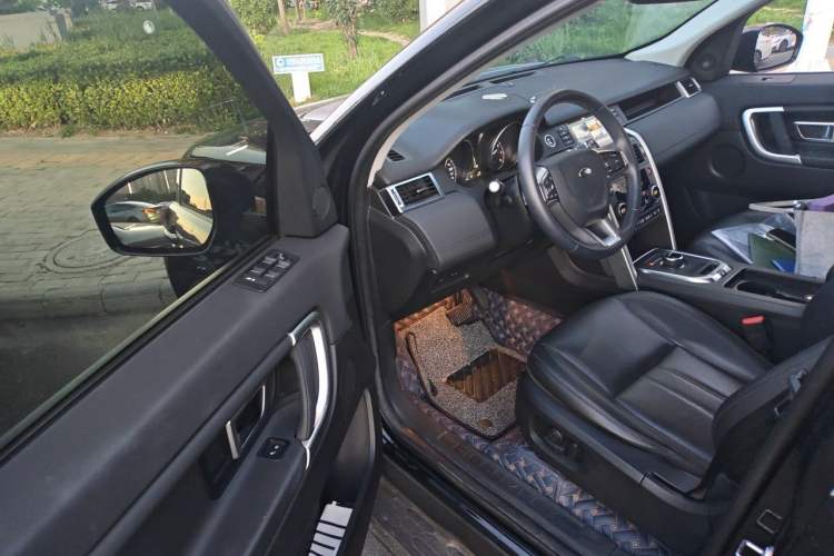 Used Land Rover Discovery Sport 2017 2.0T SE Driver Seat