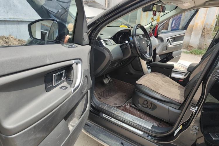 Used Land Rover Discovery Sport 2017 2.0T SE Driver Seat