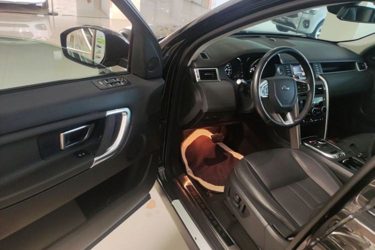 Used Land Rover Discovery Sport 2017 2.0T SE Driver Seat