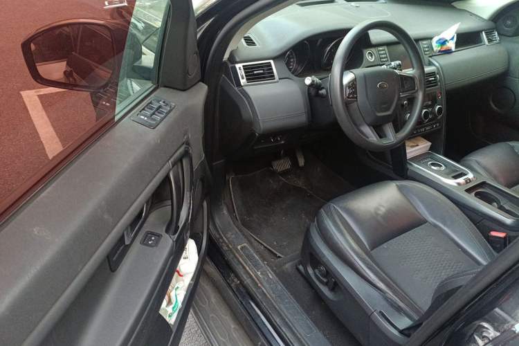 Used Land Rover Discovery Sport 2017 2.0T PURE Driver Seat