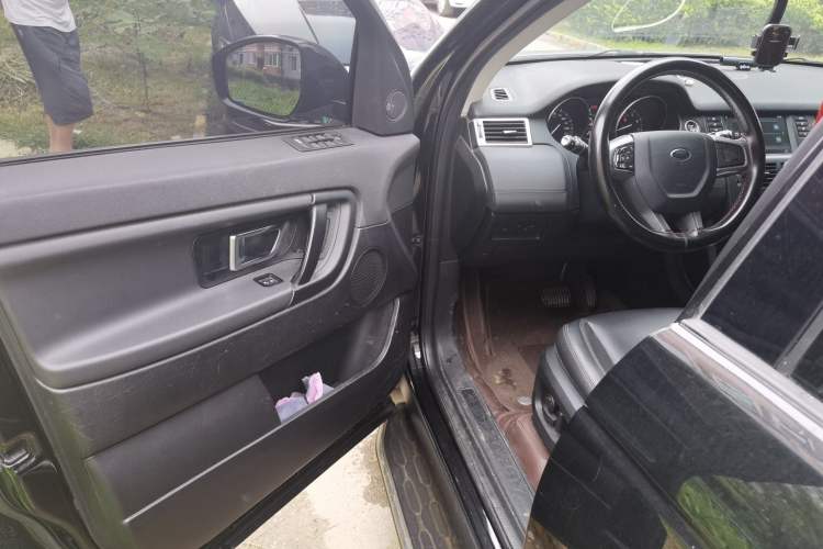 Used Land Rover Discovery Sport 2017 2.0T PURE Driver Seat
