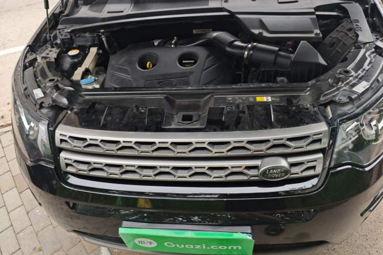 Used Land Rover Discovery Sport 2017 2.0T SE Engine Bay