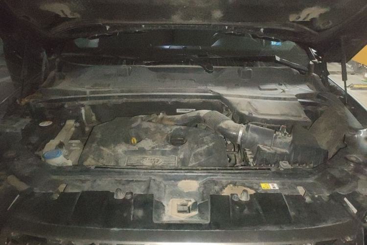 Used Land Rover Discovery Sport 2017 2.0T SE Engine Bay