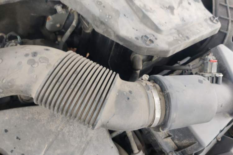 Used Land Rover Discovery Sport 2017 2.0T PURE Engine Bay Left
