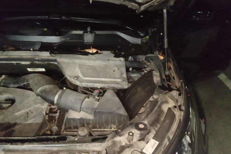 Used Land Rover Discovery Sport 2017 2.0T PURE Engine Bay Left