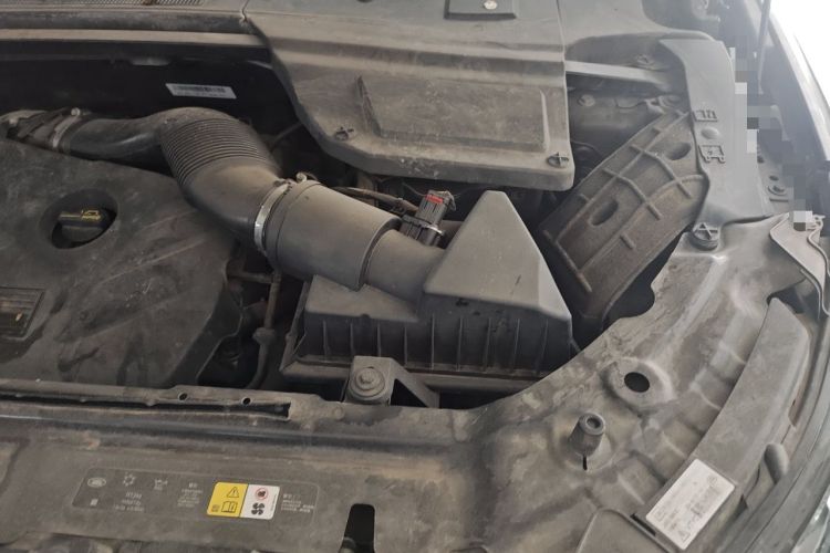 Used Land Rover Discovery Sport 2017 2.0T SE Engine Bay Left
