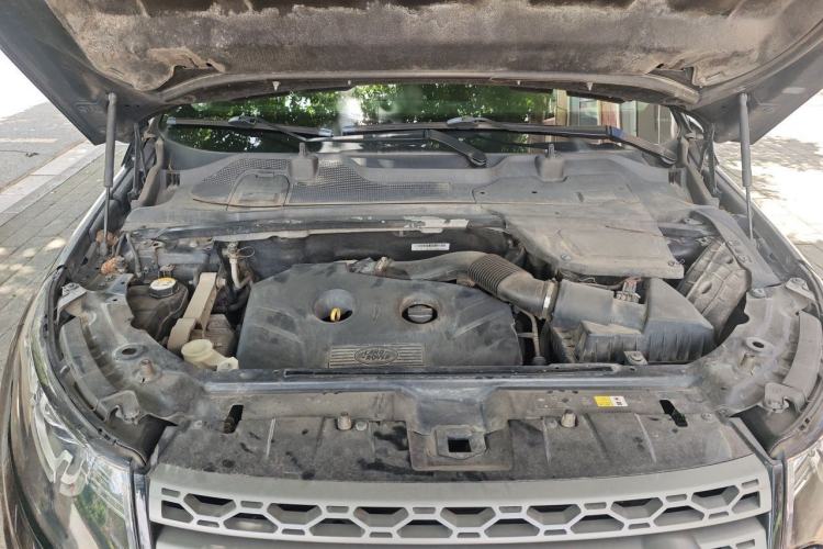 Used Land Rover Discovery Sport 2017 2.0T SE Engine Bay