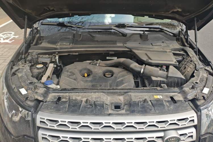 Used Land Rover Discovery Sport 2017 2.0T PURE Engine Bay