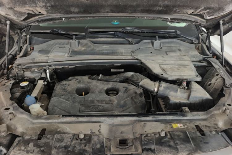 Used Land Rover Discovery Sport 2017 2.0T PURE Engine Bay