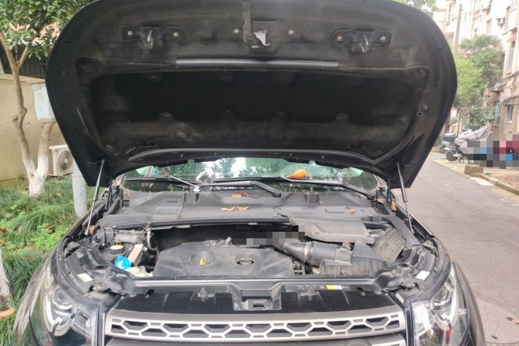 Used Land Rover Discovery Sport 2017 2.0T SE Engine Bay