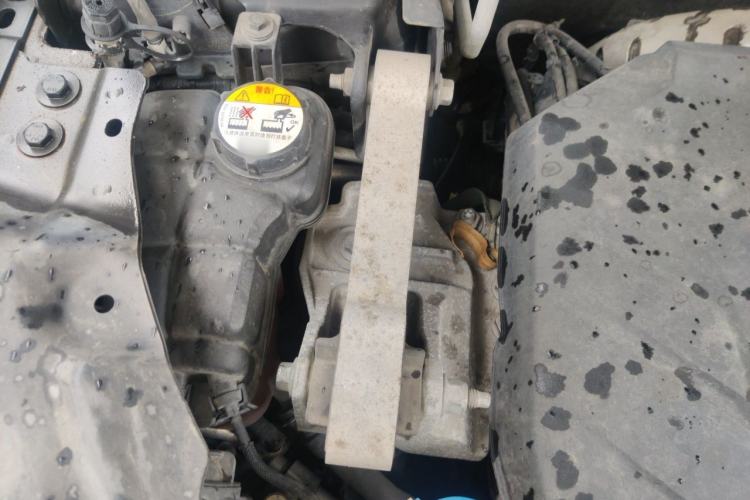 Used Land Rover Discovery Sport 2017 2.0T PURE Engine Bay Right