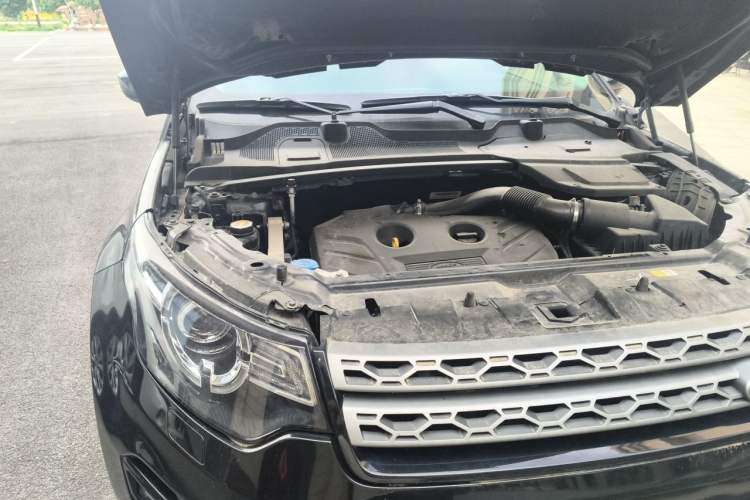 Used Land Rover Discovery Sport 2017 2.0T PURE Engine Bay Right